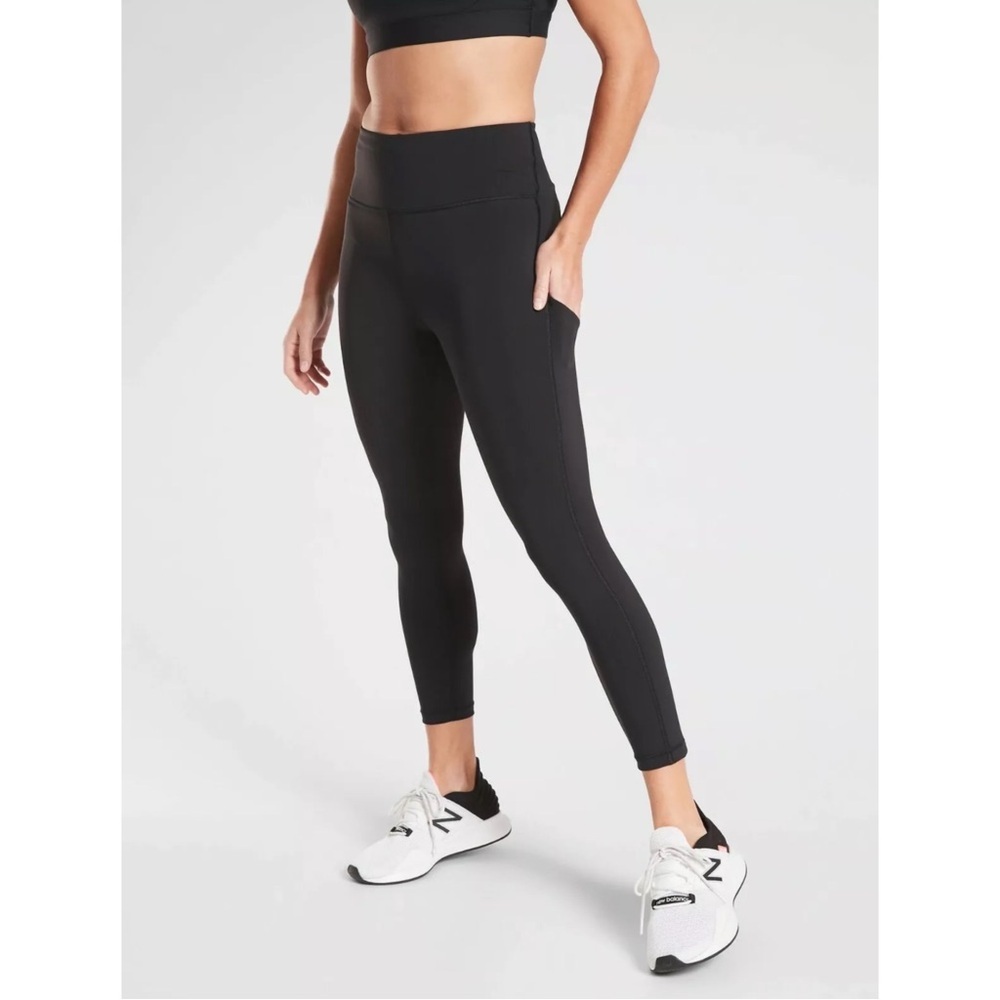 Athleta Ultimate Stash Pocket 7/8 tight leggings